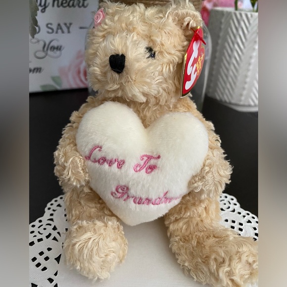🌷 “DEAR HEART LOVE TO GRANDMA” RETIRED TY BEANIE BABY BEAR. DATED 2005! MWMT! - Picture 3 of 6